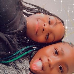 Meet your Posher, Lamara